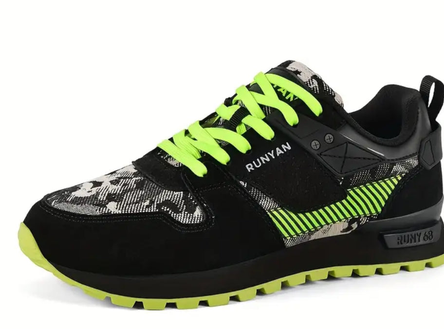 Men’s casual sneakers